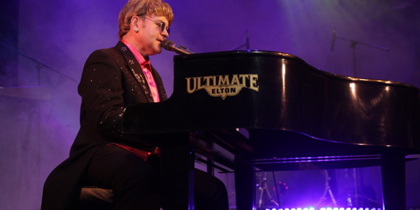 Untimate Elton tribute playing the piano