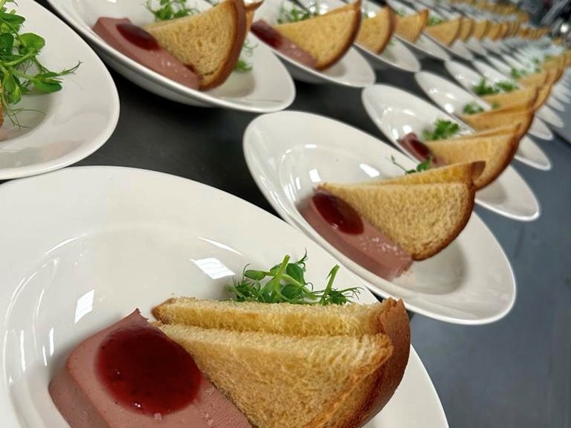 Festive Dining Pafait