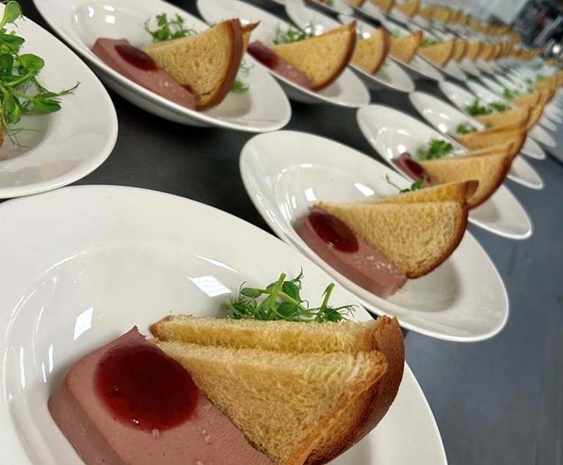 Festive Dining Pafait