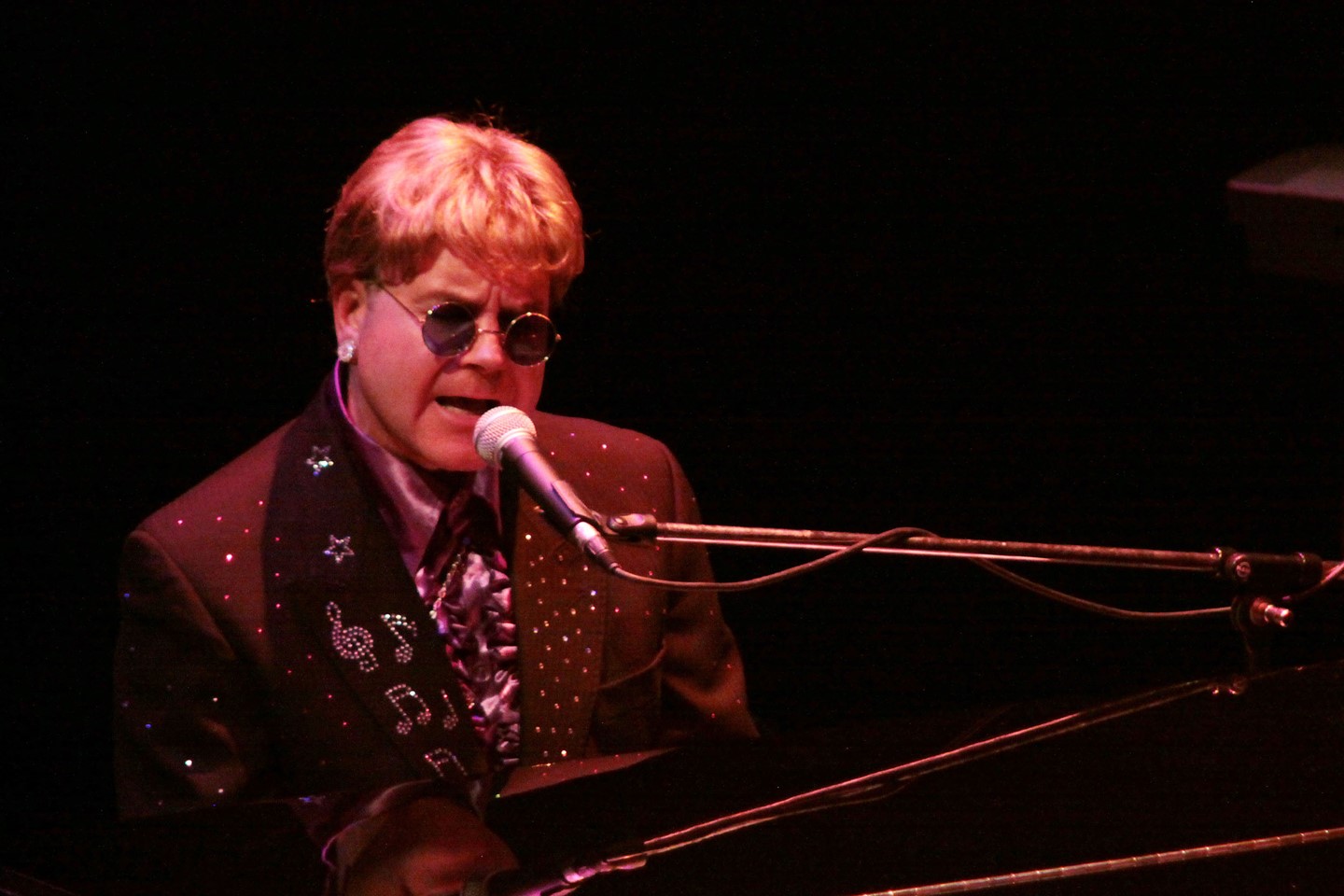 Ultimate Elton tribute playing the piano