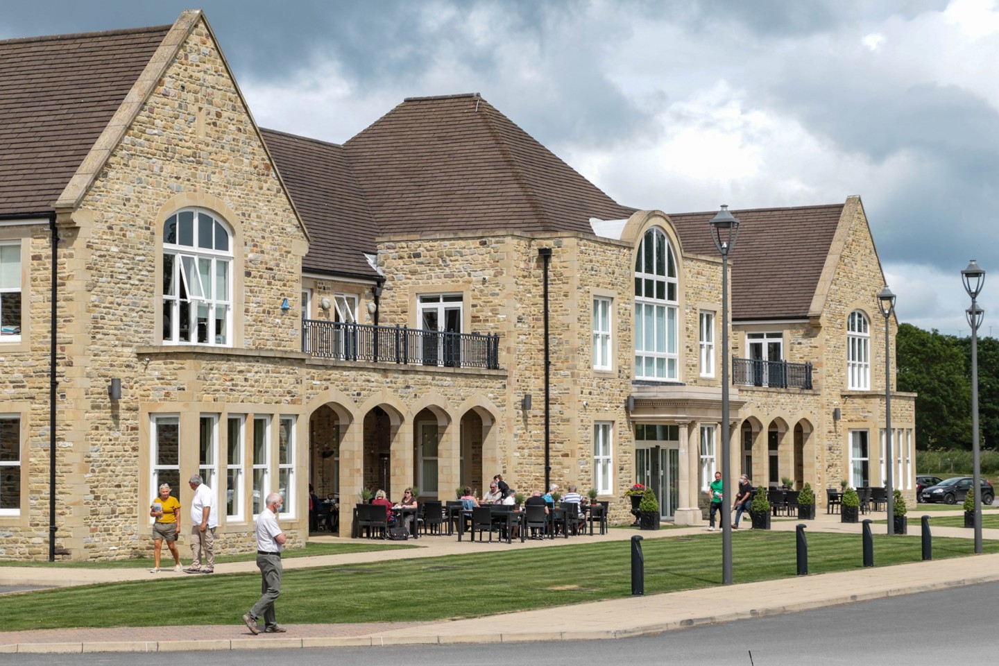 Summer Exterior.jpg (1)